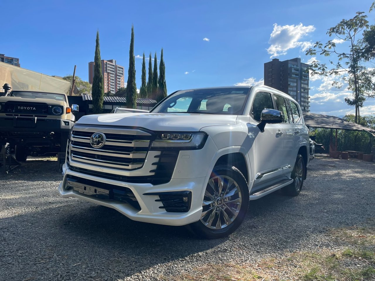 toyota Land cruiser 300 VX.R 2025